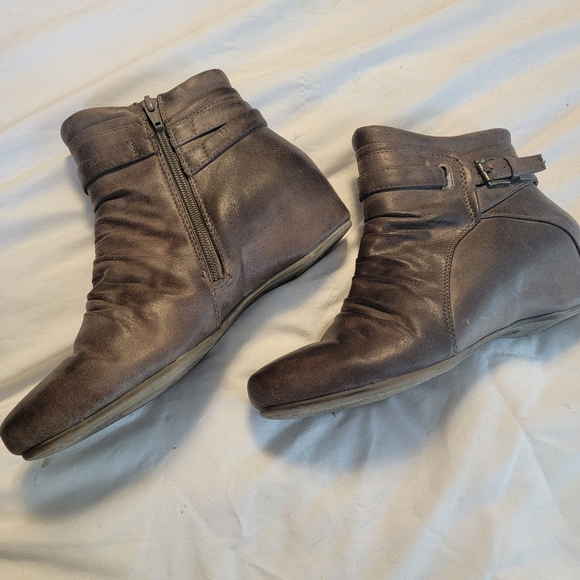 BareTraps | Shoes | Baretraps Sheigh Lined Wedge Booties Size 9 | Poshmark